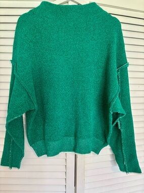 Zenana Outfitters Kelly Green Raw-Edge Sweater